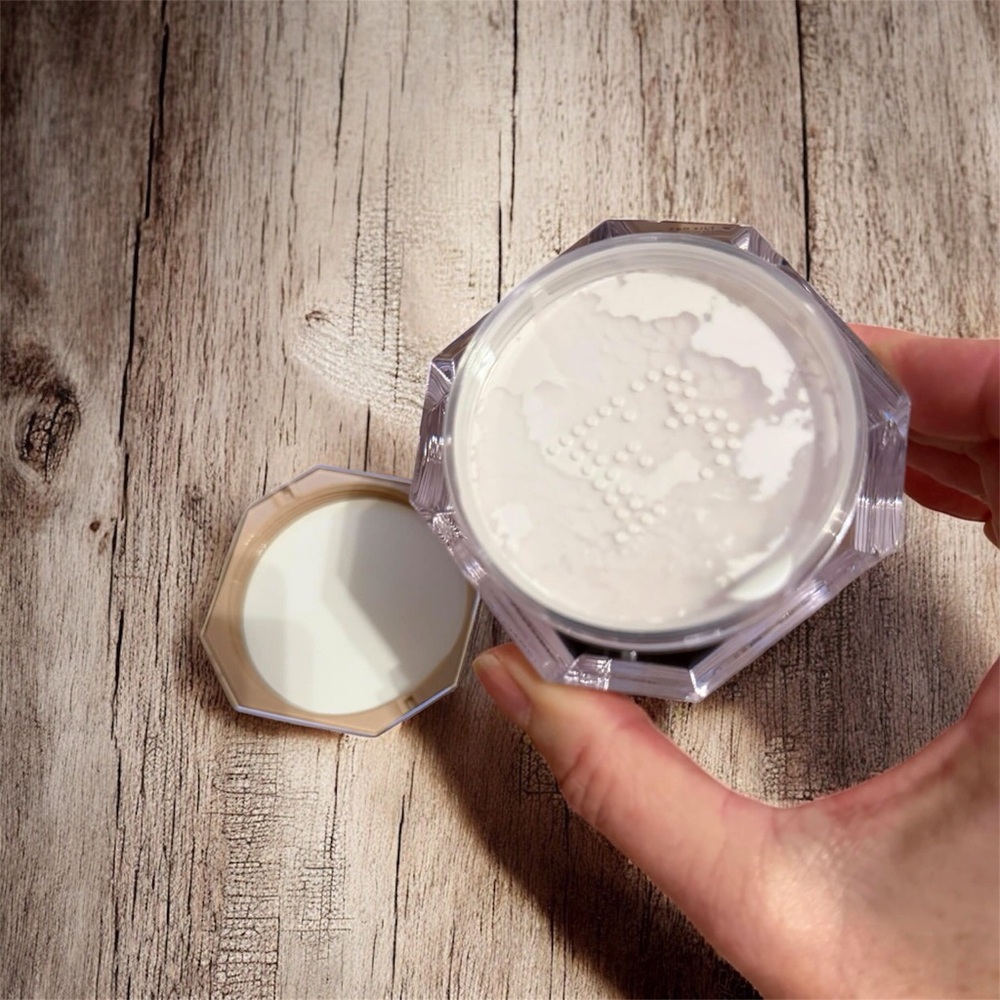 FENTY BEAUTY Pro Filt'r Instant Retouch Setting Powder - Picture 2 of 5